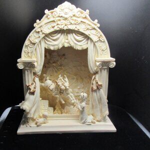 Vintage Casa Elite Christmas Diorama. 12x10x5 inches. White.